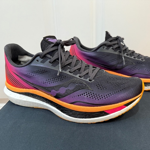 Saucony Endorphin Pro Black Sunset Fade Carbon Plate Running Shoes Men's 11 - Picture 1 of 7